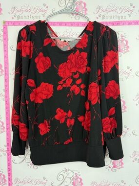 Laura blouse Women's Black Crew Neck Sweater with Red Floral Print